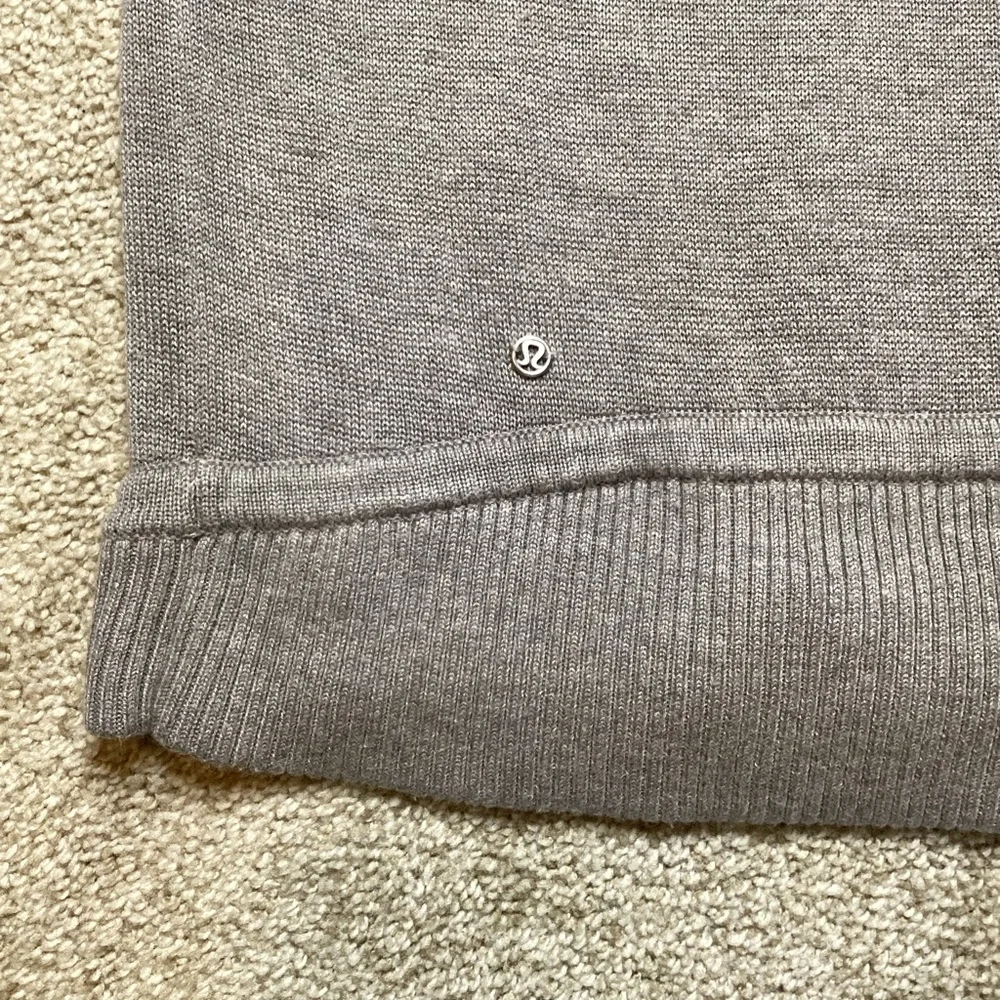 Lululemon CASHMERE Sweet Savasana Pullover Heathered Medium Grey Sweater 6 small - Picture 13 of 13